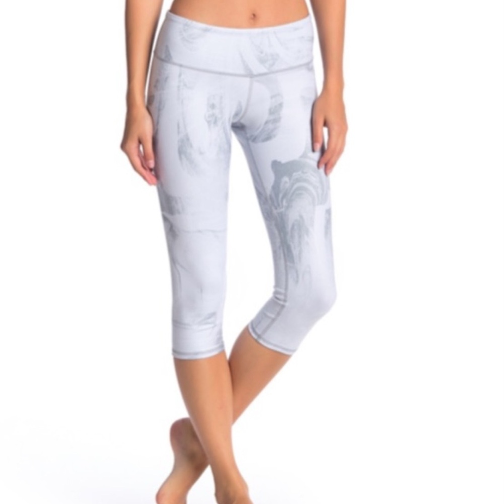 Alo yoga gray marbled cropped leggings